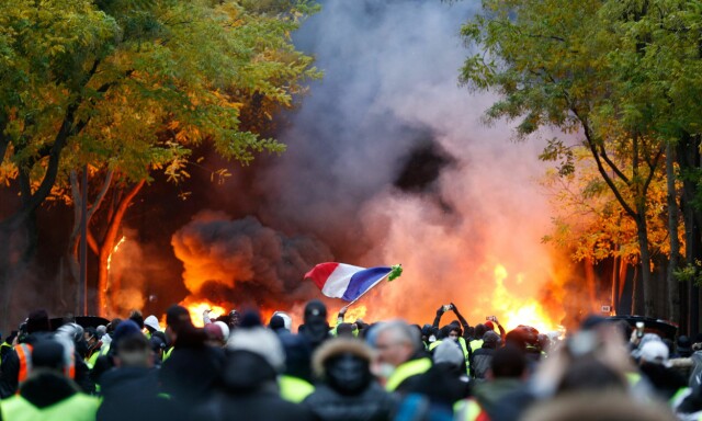 - Paris er som en krigssone